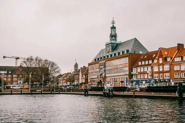Single Emden